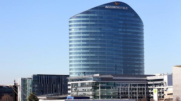 AccorHotels a annoncé l’acquisition de la tour Sequana, son siège social situé à Issy-les-Moulineaux. Le géant hôtelier a levé l’option d’achat incluse dans le contrat de location signé en 2015. Montant total de la transaction : 363 millions d’euros.