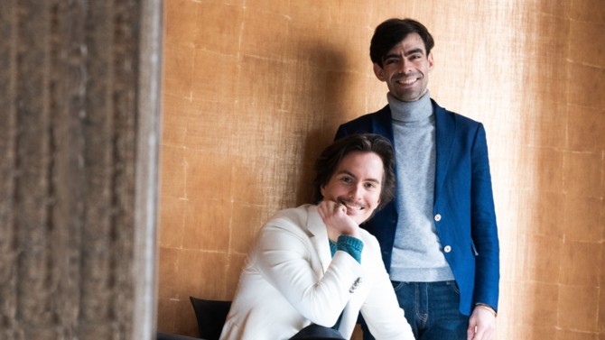 Deux avocats et enseignants, Adrien Aulas et Mathias le Masne de Chermont, fondent Lighten, un cabinet de niche en droit des créations, du numérique et des nouvelles technologies.