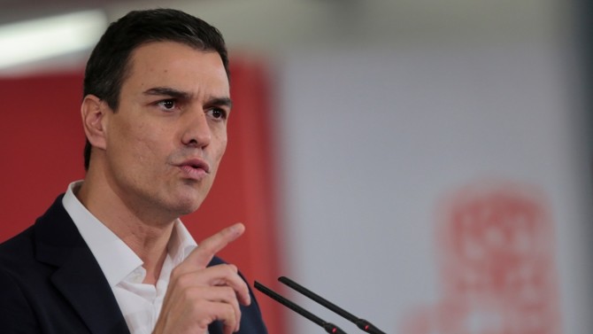 Sobriété énergétique : Pedro Sánchez, Premier ministre espagnol, propose de quitter la cravate